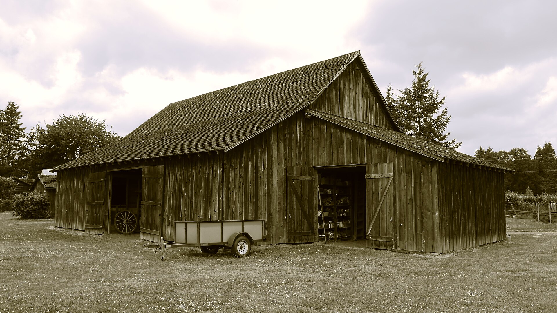 Schrute Farms Heritage Beet Barn