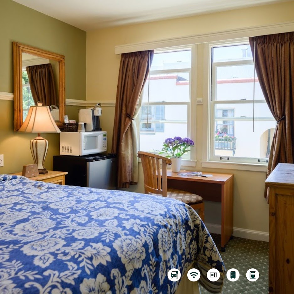 Tranquil Queen Bedroom in the Courtyard