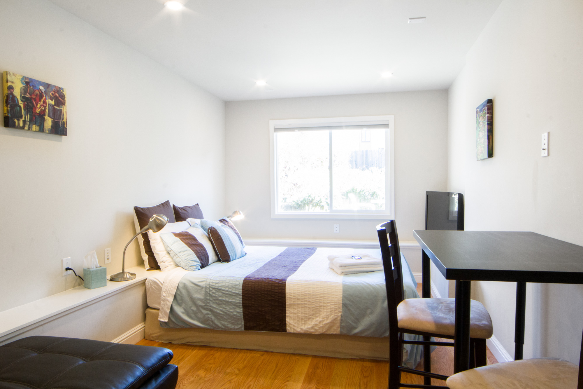 Cozy Suite by Nay Aug Park, Private Bathrm